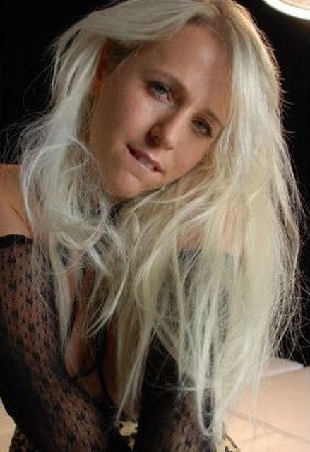 Samantha34 - Gibt es hier auch ältere Männer? (45+)