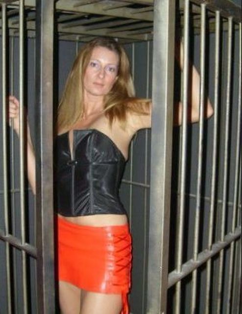 Narrenhaus38 - Hausfrau und Mutter ist unausgelastet!